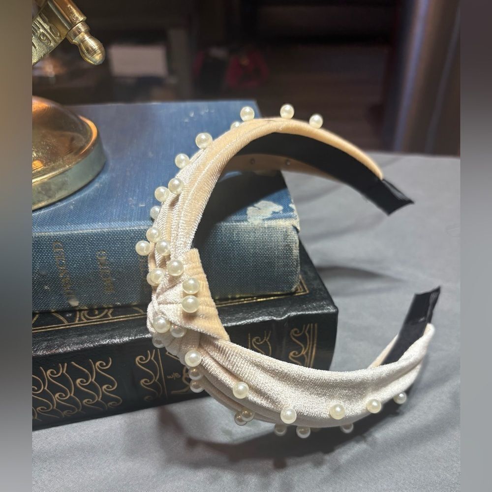 Elegant Pearl-Embellished Cream Headband New! Fashion Headband for Women & Girls
